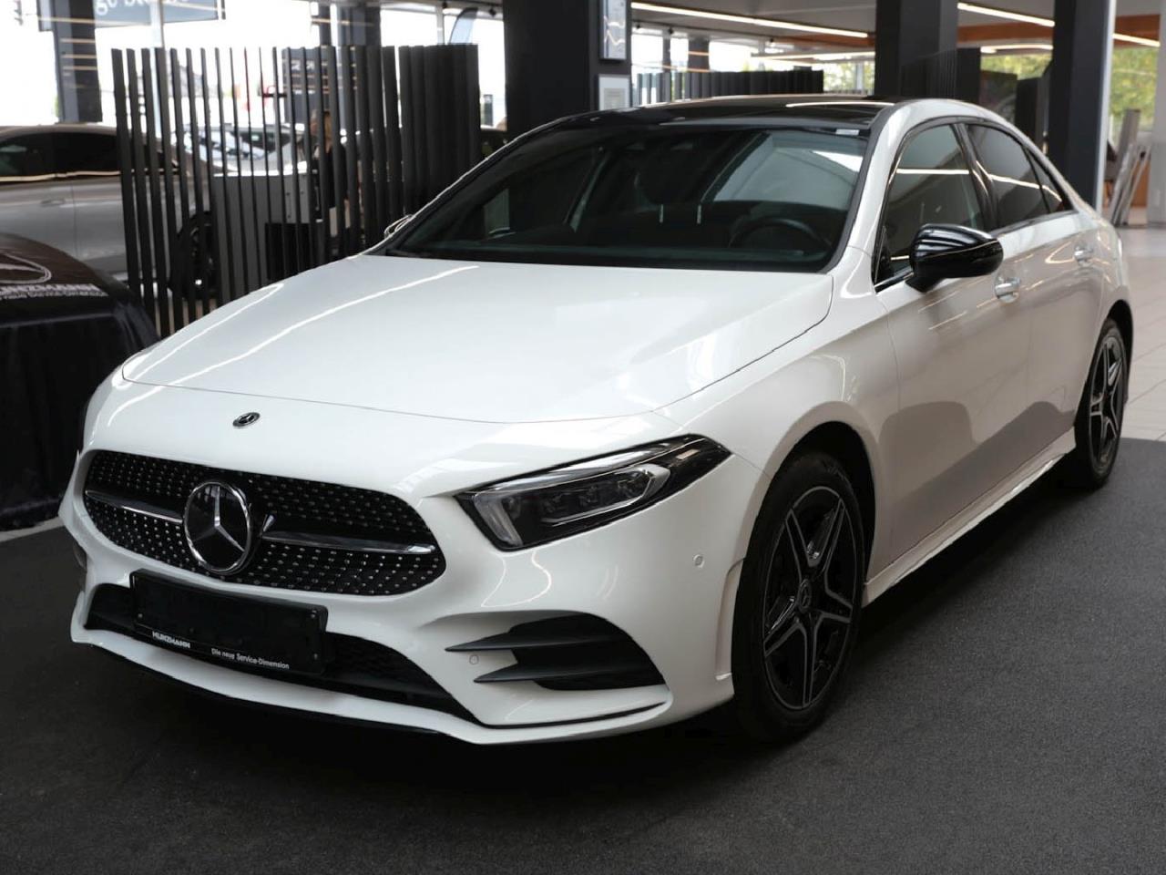 Mercedes-Benz A 250 e Limousine AMG Night Panorama Kamera AHK Mercedes-Benz A 250 e Limousine AMG Night Panorama Kamera AHK