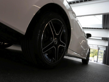 Mercedes-Benz A 250 e Limousine AMG Night Panorama Kamera AHK