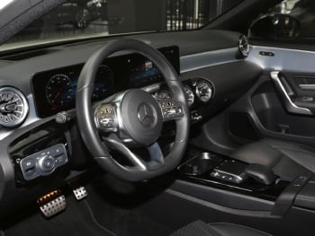 Mercedes-Benz A 250 e Limousine AMG Night Panorama Kamera AHK Mercedes-Benz A 250 e Limousine AMG Night Panorama Kamera AHK