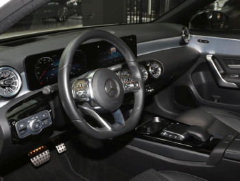 Mercedes-Benz A 250 e Limousine AMG Night Panorama Kamera AHK