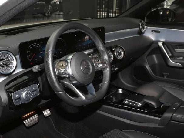 Mercedes-Benz A 250 e Limousine AMG Night Panorama Kamera AHK Mercedes-Benz A 250 e Limousine AMG Night Panorama Kamera AHK