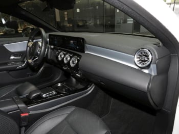 Mercedes-Benz A 250 e Limousine AMG Night Panorama Kamera AHK