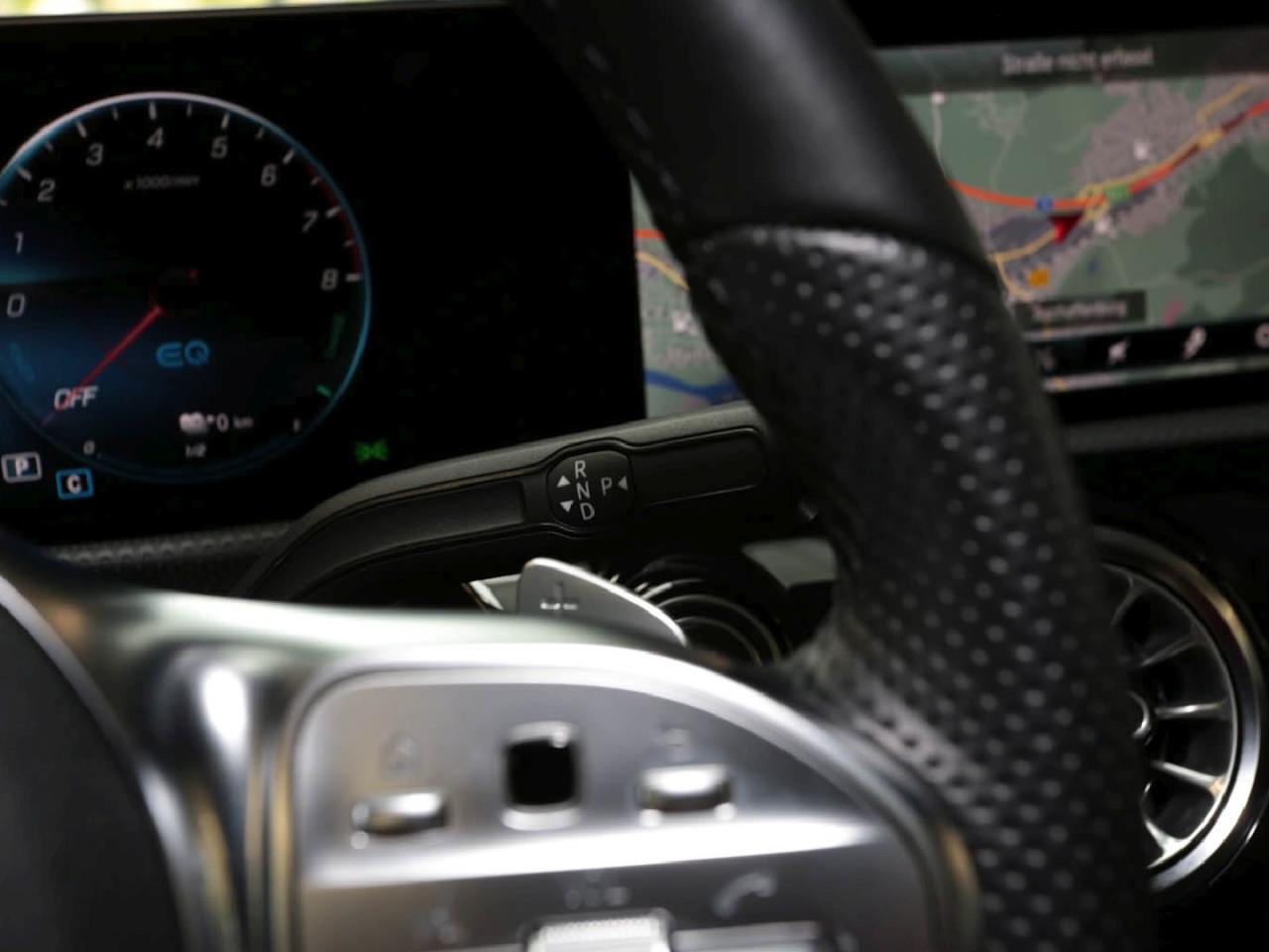 Mercedes-Benz A 250 e Limousine AMG Night Panorama Kamera AHK Mercedes-Benz A 250 e Limousine AMG Night Panorama Kamera AHK