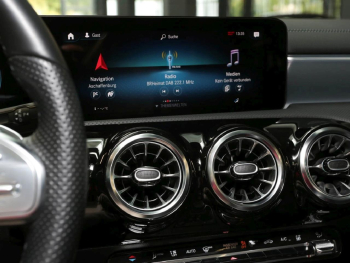 Mercedes-Benz A 250 e Limousine AMG Night Panorama Kamera AHK