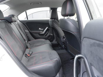 Mercedes-Benz A 250 e Limousine AMG MBUX Navi AHK ParkP Klima