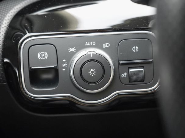 Mercedes-Benz A 250 e Limousine AMG MBUX Navi AHK ParkP Klima