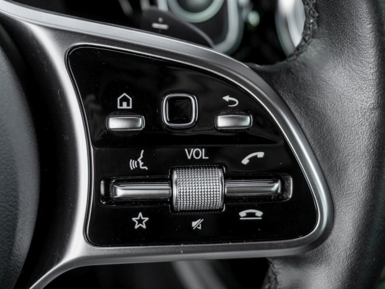 Mercedes-Benz A 250 e Limousine Progressive Navi Park-Assist