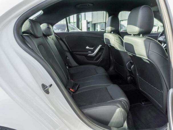 Mercedes-Benz A 250 e Limousine Progressive Navi Park-Assist