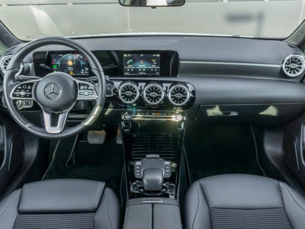 Mercedes-Benz A 250 e Limousine Progressive Navi Park-Assist