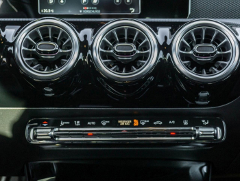 Mercedes-Benz A 250 e Limousine Progressive Navi Park-Assist