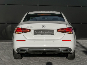 Mercedes-Benz A 250 e Limousine Progressive Navi Park-Assist