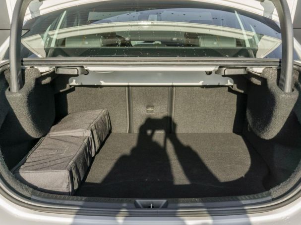 Mercedes-Benz A 250 e Limousine Progressive Navi Park-Assist