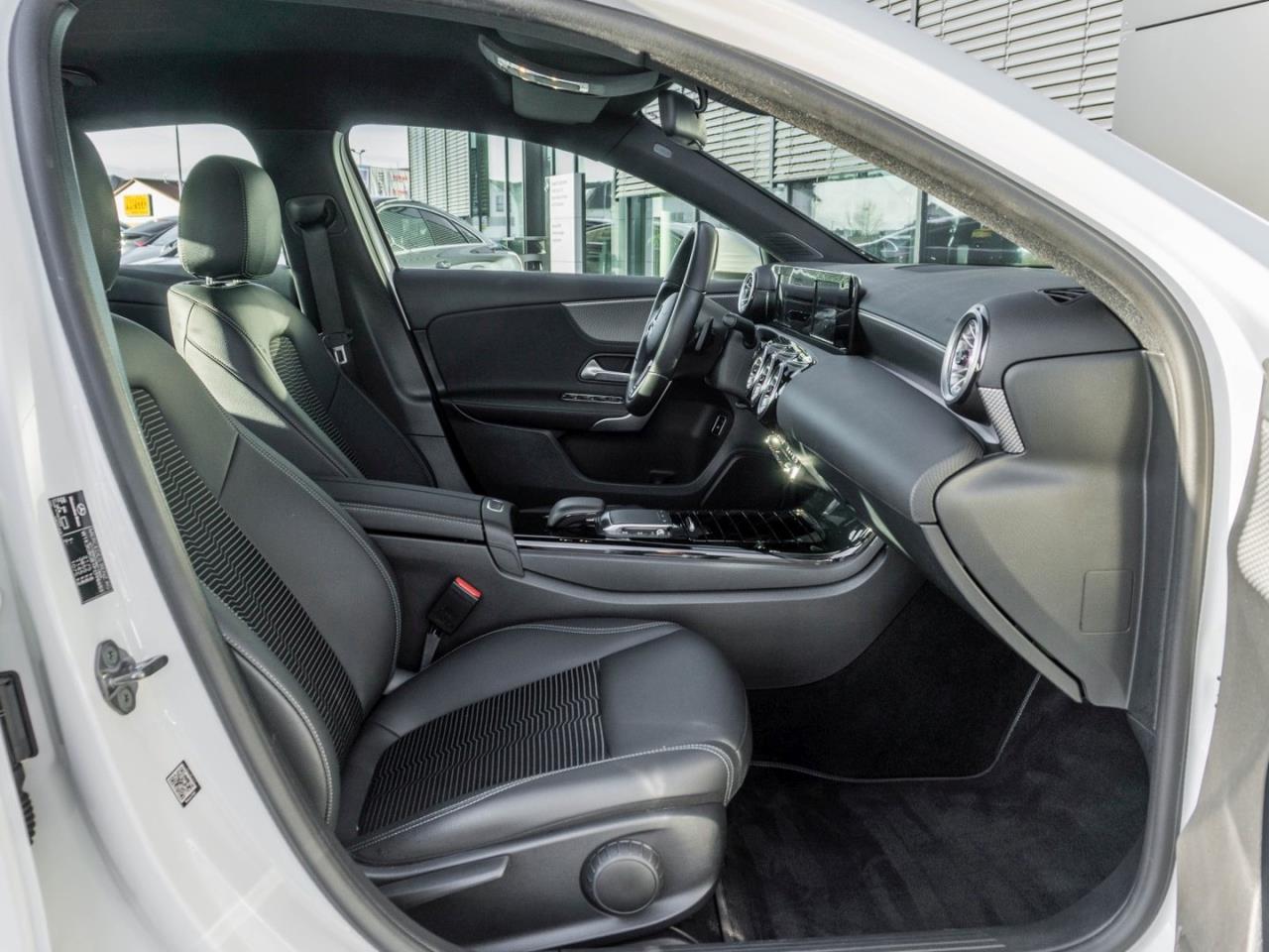 Mercedes-Benz A 250 e Limousine Progressive Navi Park-Assist