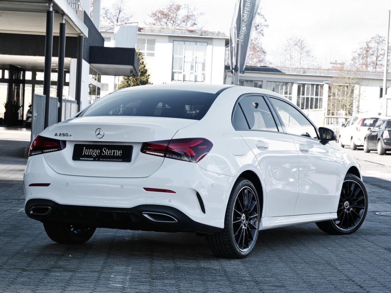 Mercedes-Benz A 250 e Limousine AMG Night MBUXNavi+ Kamera