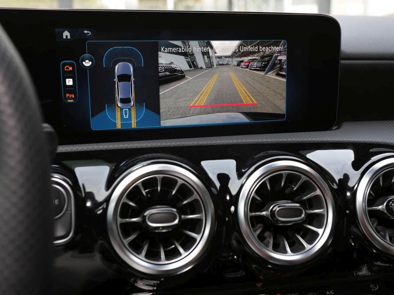 Mercedes-Benz A 35 AMG 4M Limousine Night Burmester Kamera