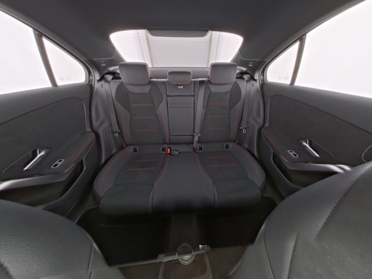 Mercedes-Benz A 35 AMG 4M Limousine Night Burmester Kamera