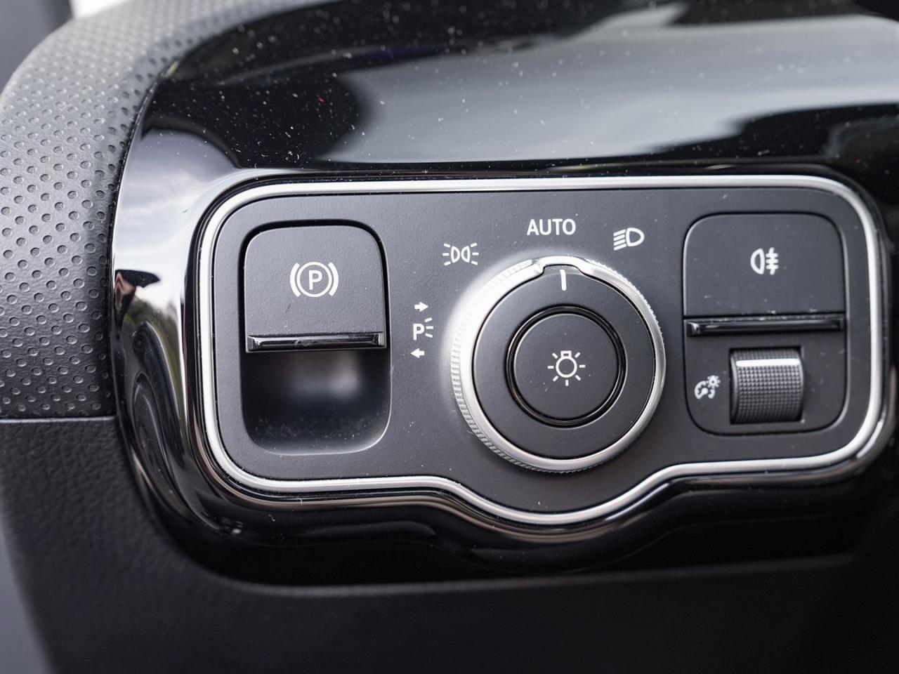 Mercedes-Benz A 35 AMG 4M Limousine Navi Kamera Spiegel-Paket