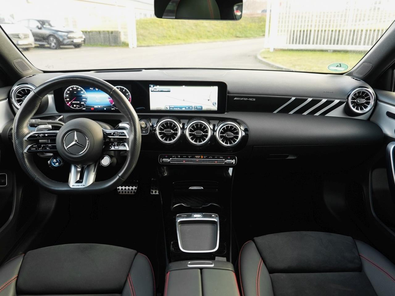 Mercedes-Benz A 35 AMG 4M Limousine Night Panorama Distronic