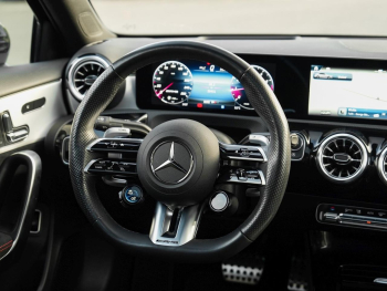 Mercedes-Benz A 35 AMG 4M Limousine Night Panorama Distronic