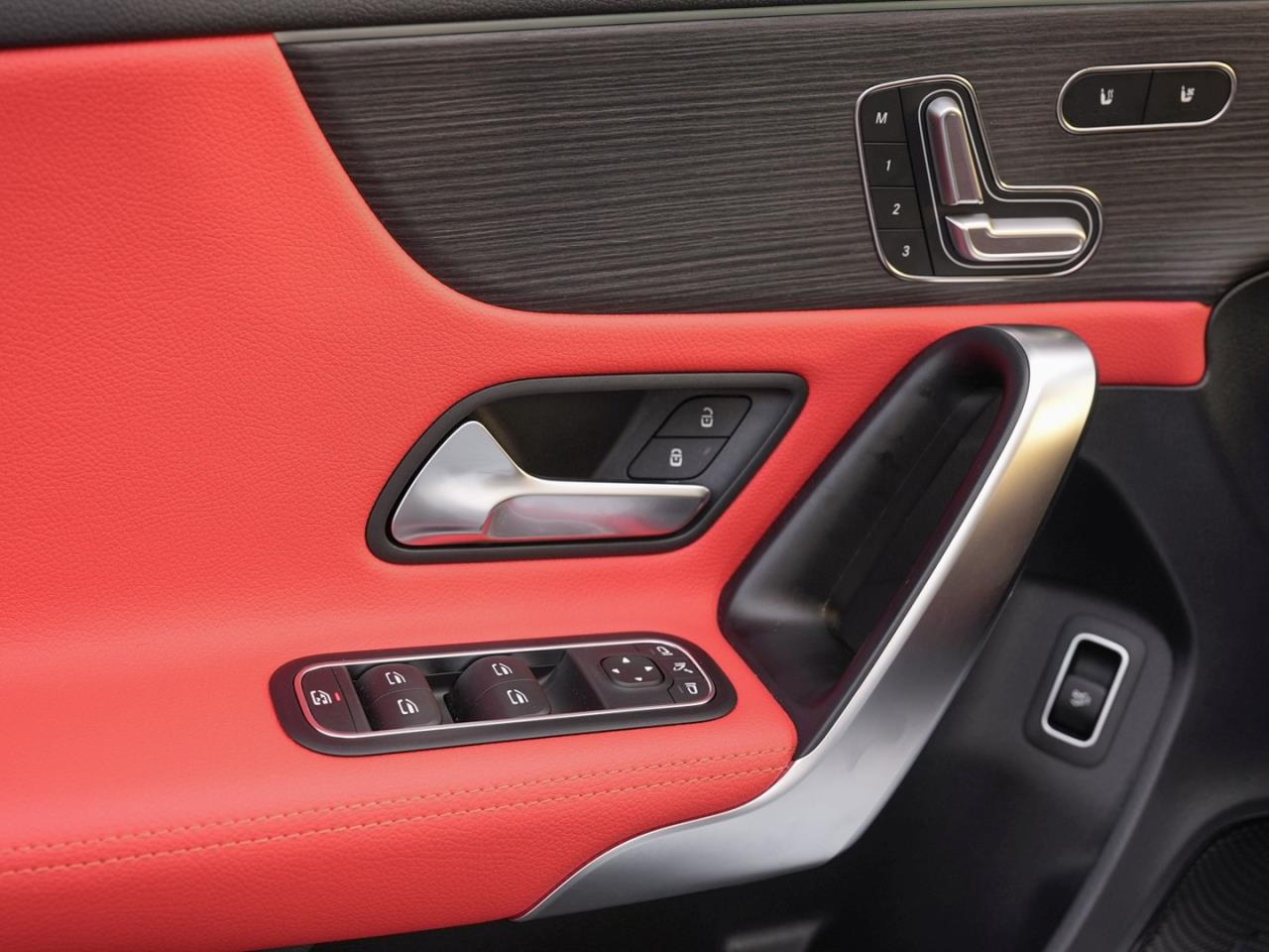 Mercedes-Benz A 35 AMG 4M Limousine Standhzg Panorama 360° HUD