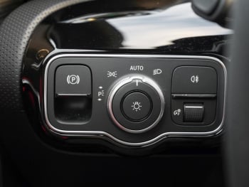 Mercedes-Benz A 35 AMG 4M Limousine AMG Standhzg Panorama 360°