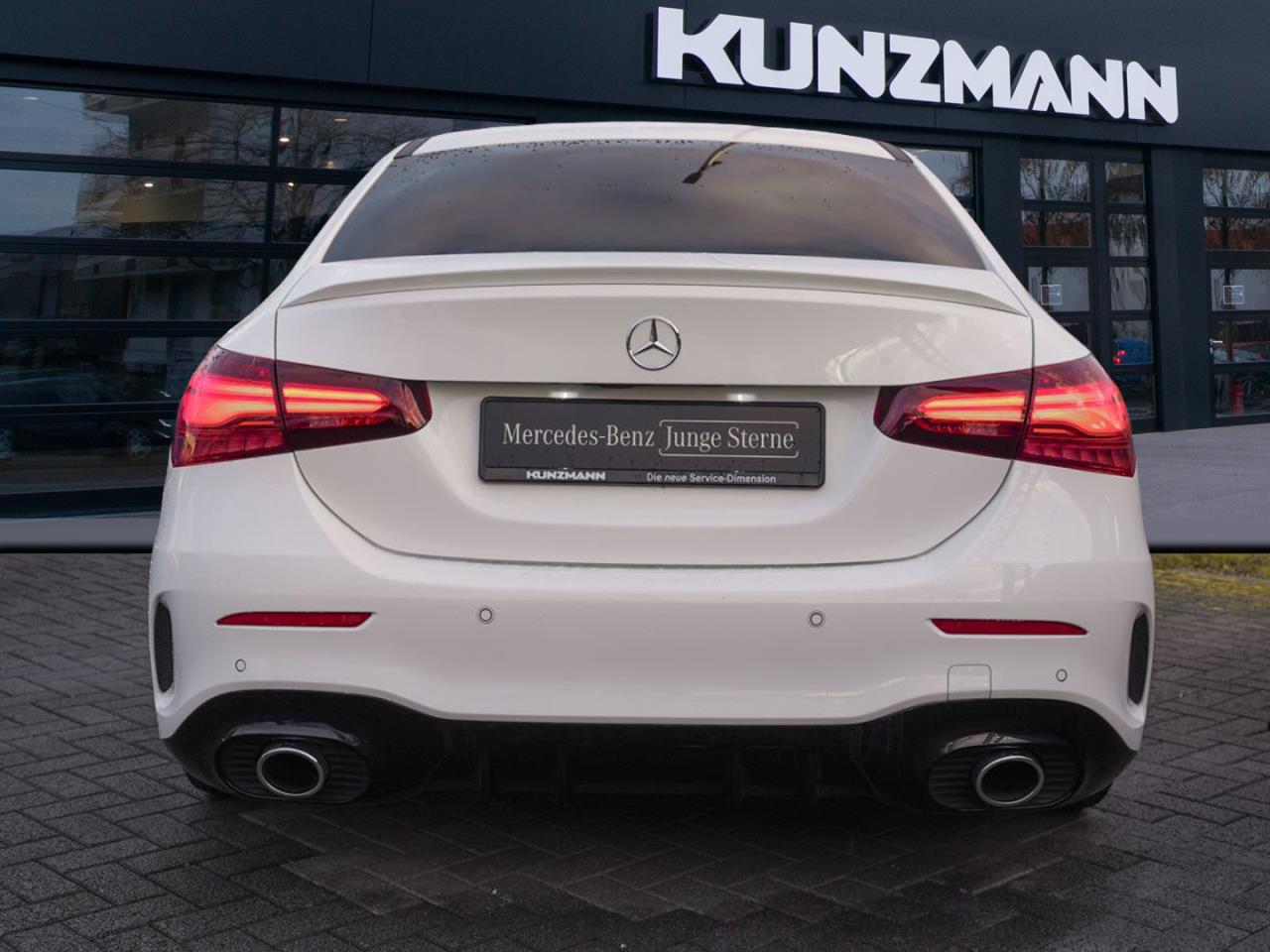 Mercedes-Benz A 35 AMG 4M Limousine AMG Standhzg Panorama 360°