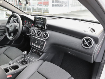 Mercedes-Benz A 180 d Style Navigation ParkP Sitzheizung CD