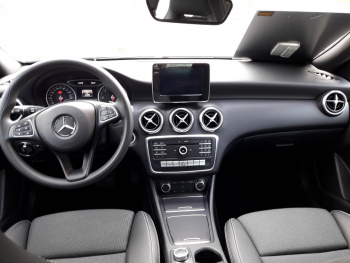 Mercedes-Benz A 200 d Style Navi Kamera Park-Pilot Klimaanlage