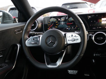 Mercedes-Benz A 180 d AMG MBUX Navi-Prem. LED Kamera Spurhalte 