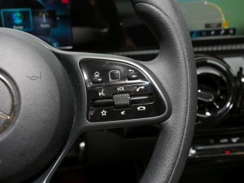 Mercedes-Benz A 180 d Limousine MBUX Navi+ Tempomat Parkassist