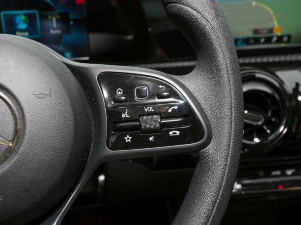 Mercedes-Benz A 180 d Limousine MBUX Navi+ Tempomat Parkassist