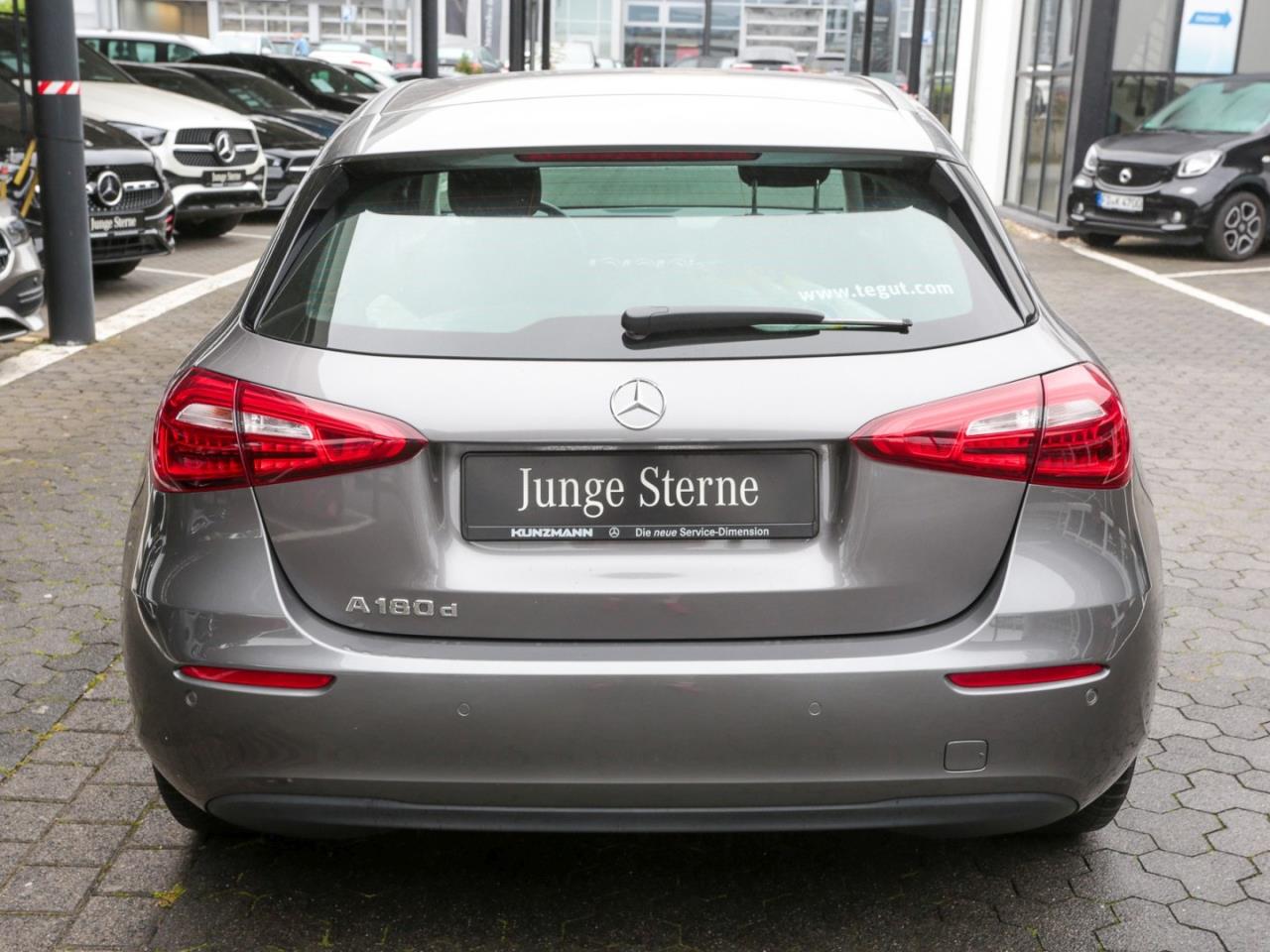 Mercedes-Benz A 180 d Limousine MBUX Navi+ Tempomat Parkassist