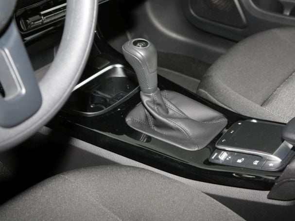 Mercedes-Benz A 180 d  MBUX Navi+ SpurH AHK ParkAss Business