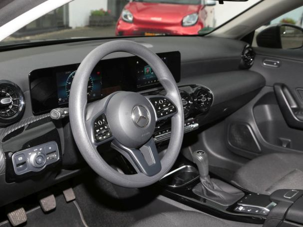Mercedes-Benz A 180 d MBUX Navi+ SpurH AHK ParkAss Business Mercedes-Benz A 180 d MBUX Navi+ SpurH AHK ParkAss Business