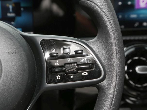 Mercedes-Benz A 180 d MBUX Navi+ SpurH AHK ParkAss Business Mercedes-Benz A 180 d MBUX Navi+ SpurH AHK ParkAss Business