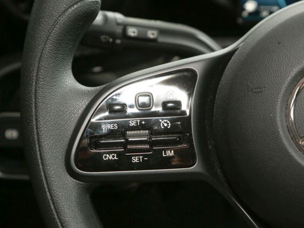 Mercedes-Benz A 180 d MBUX Navi Spurhalte-Assist CarPlay Mercedes-Benz A 180 d MBUX Navi Spurhalte-Assist CarPlay