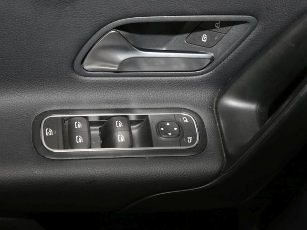 Mercedes-Benz A 180 d MBUX Navi Spurhalte-Assist CarPlay Mercedes-Benz A 180 d MBUX Navi Spurhalte-Assist CarPlay
