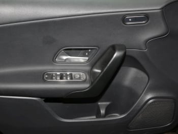 Mercedes-Benz A 180 d  MBUX Navi Spurhalte-Assist CarPlay