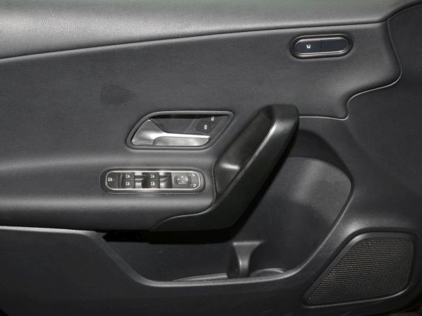 Mercedes-Benz A 180 d MBUX Navi Spurhalte-Assist CarPlay Mercedes-Benz A 180 d MBUX Navi Spurhalte-Assist CarPlay
