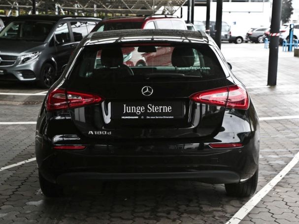 Mercedes-Benz A 180 d MBUX Navi Spurhalte-Assist CarPlay Mercedes-Benz A 180 d MBUX Navi Spurhalte-Assist CarPlay