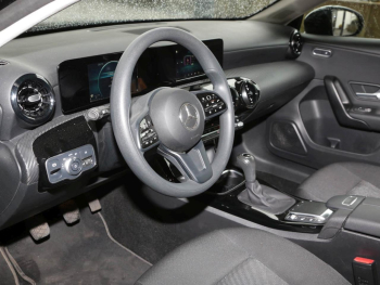 Mercedes-Benz A 180 d  MBUX Navi Spurhalte-Assist CarPlay