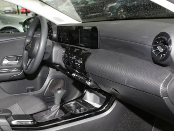 Mercedes-Benz A 180 d  MBUX Navi Spurhalte-Assist CarPlay