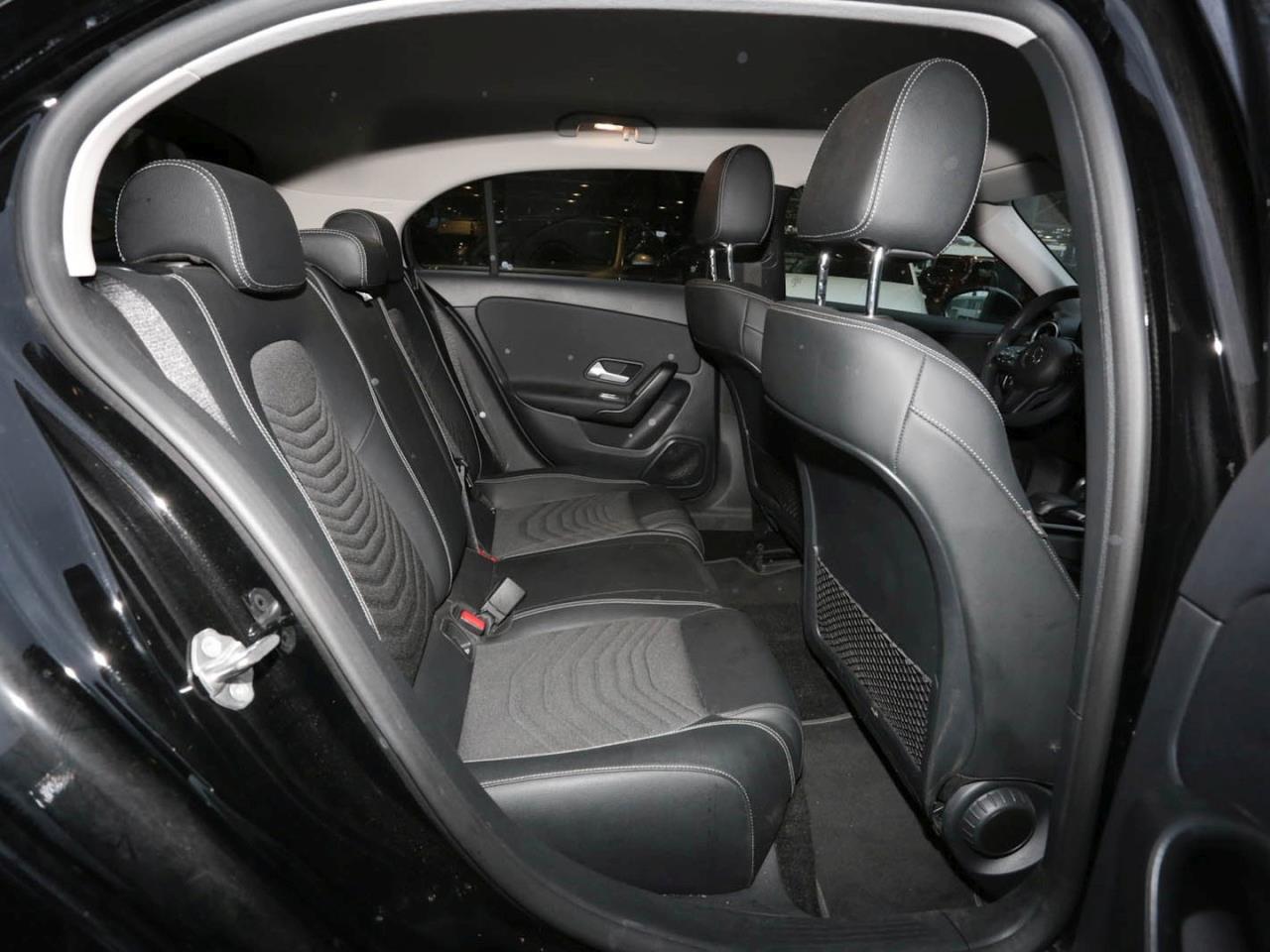 Mercedes-Benz A 180 d  Style Navi AHK Kamera Park-Paket