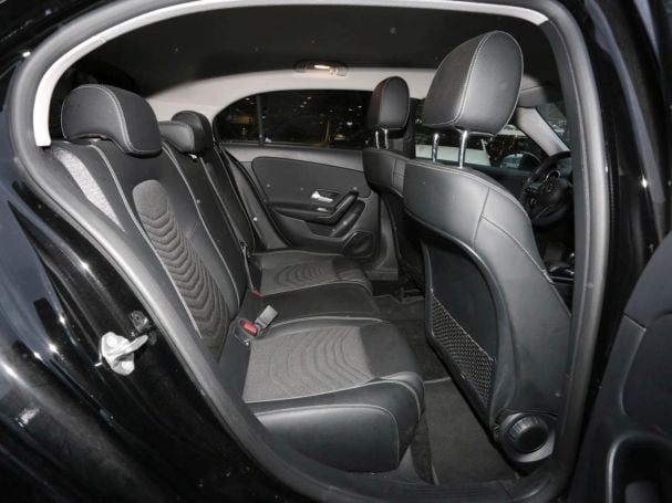 Mercedes-Benz A 180 d  Style Navi AHK Kamera Park-Paket