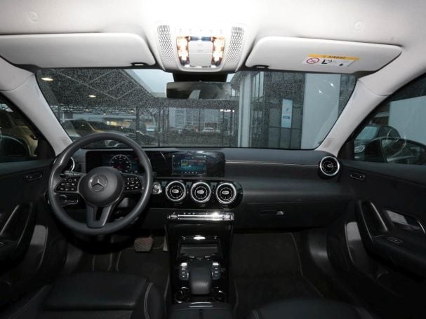 Mercedes-Benz A 180 d  Style Navi AHK Kamera Park-Paket Mercedes-Benz A 180 d  Style Navi AHK Kamera Park-Paket