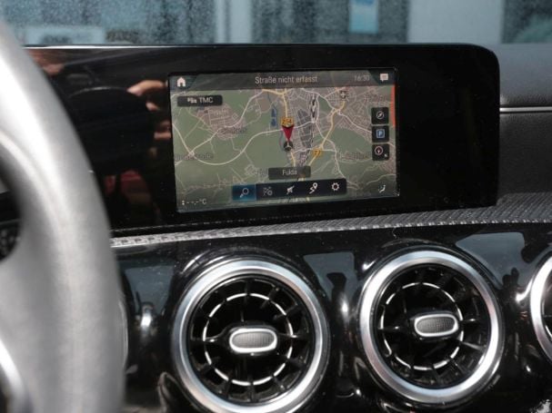 Mercedes-Benz A 180 d  Style Navi AHK Kamera Park-Paket