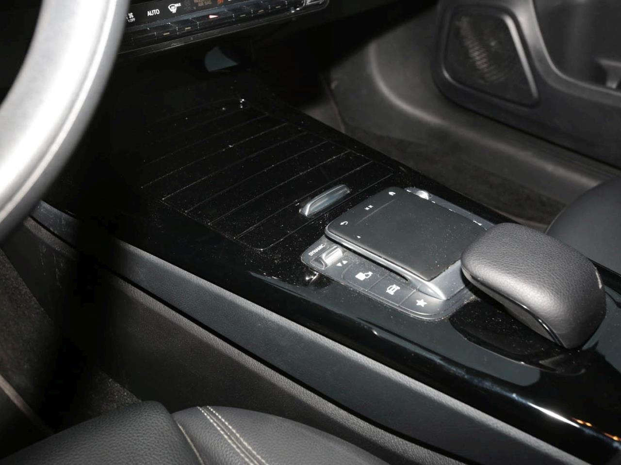 Mercedes-Benz A 180 d  Style Navi AHK Kamera Park-Paket