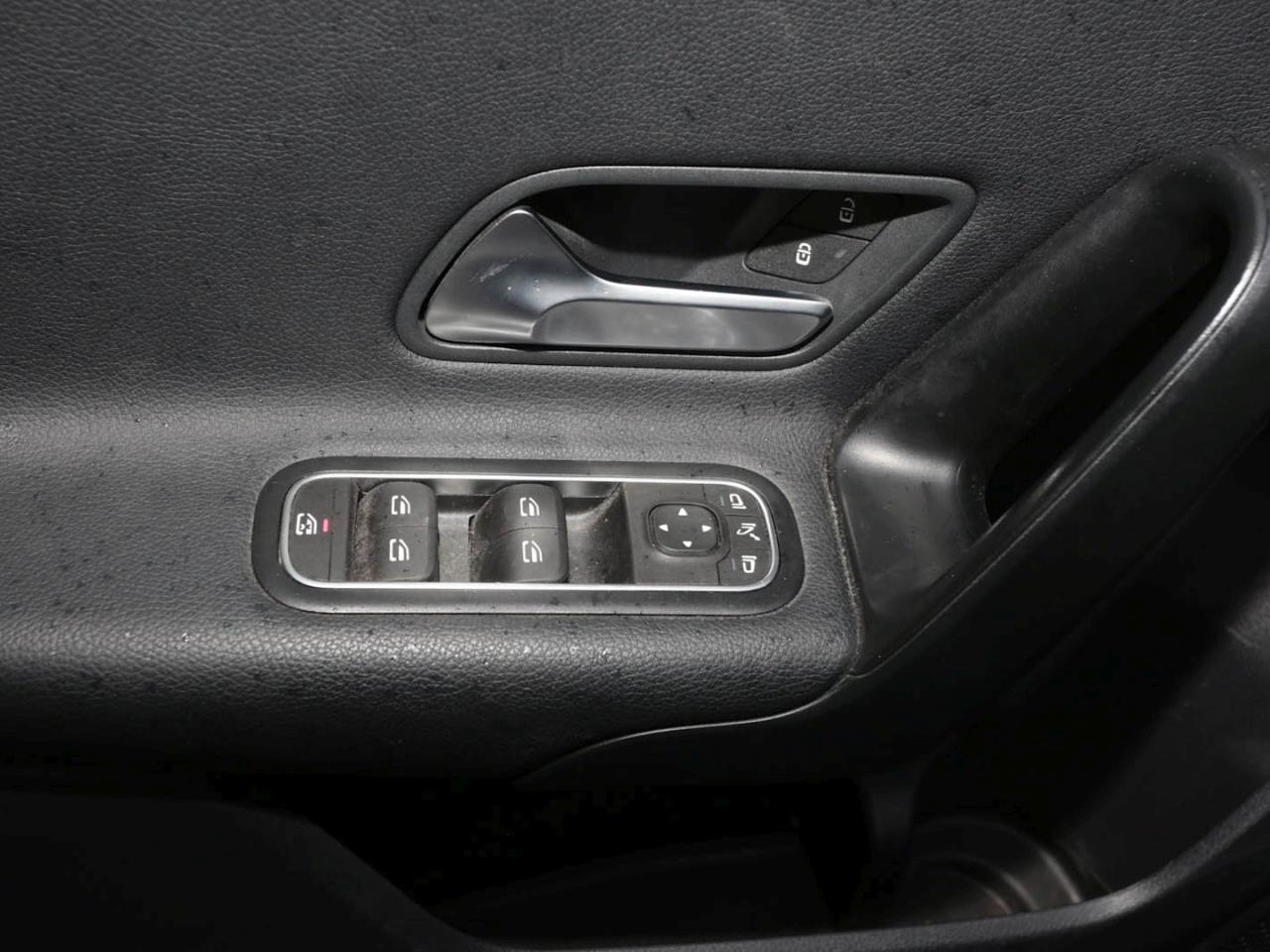 Mercedes-Benz A 180 d  Style Navi AHK Kamera Park-Paket