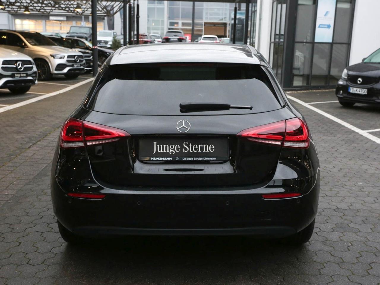 Mercedes-Benz A 180 d  Style Navi AHK Kamera Park-Paket Mercedes-Benz A 180 d  Style Navi AHK Kamera Park-Paket