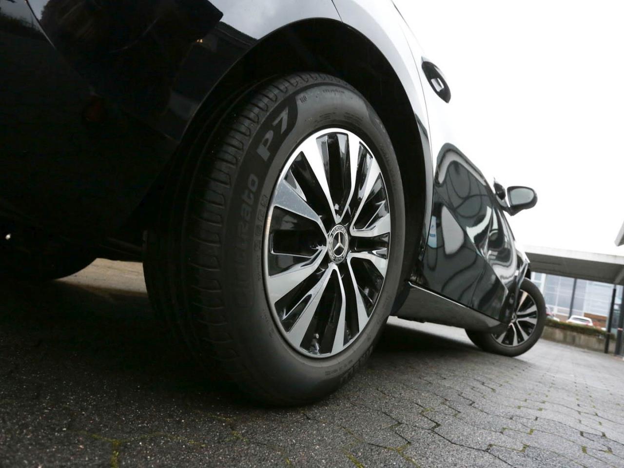 Mercedes-Benz A 180 d  Style Navi AHK Kamera Park-Paket